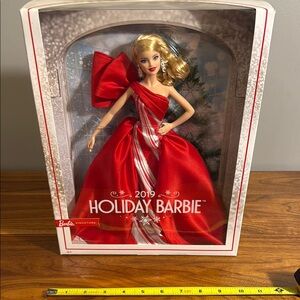 2019 l Holiday Barbie Collectible